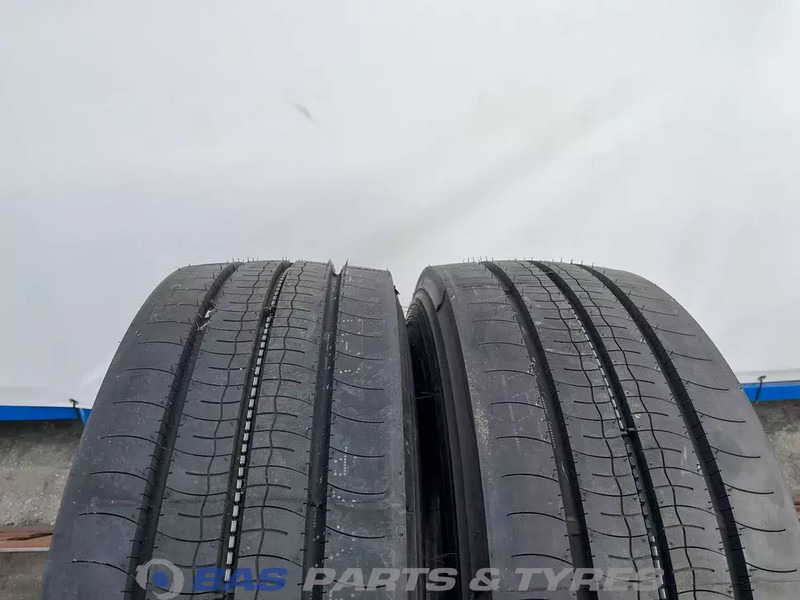 Bridgestone  - Gumiabroncs - Teherautó: 2 kép. Bridgestone  - Gumiabroncs - Teherautó: 2 kép.