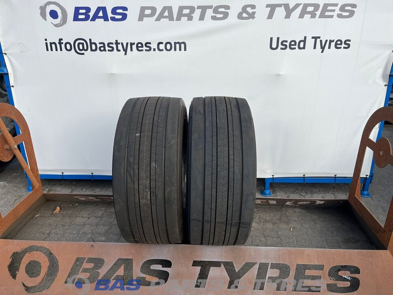 Bridgestone  - Gumiabroncs - Teherautó: 1 kép. Bridgestone  - Gumiabroncs - Teherautó: 1 kép.