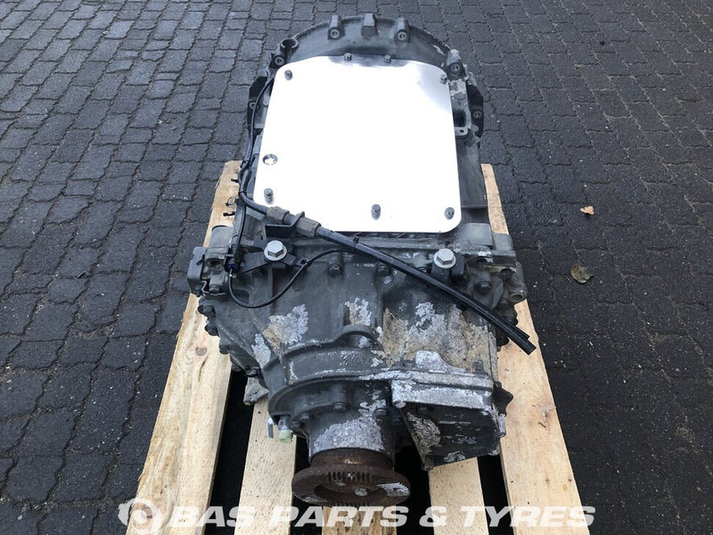 DAF CF Euro 6 - Sebességváltó - Teherautó: 2 kép. DAF CF Euro 6 - Sebességváltó - Teherautó: 2 kép.