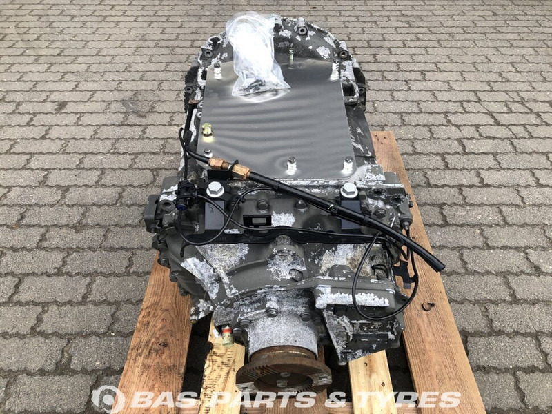 DAF CF Euro 6 - Sebességváltó - Teherautó: 2 kép. DAF CF Euro 6 - Sebességváltó - Teherautó: 2 kép.