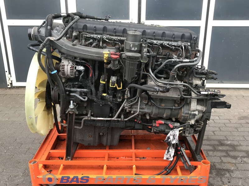 DAF CF Euro 6 - Motor - Teherautó: 1 kép. DAF CF Euro 6 - Motor - Teherautó: 1 kép.