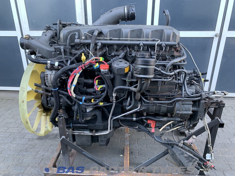 DAF CF Euro 6 - Motor - Teherautó: 1 kép. DAF CF Euro 6 - Motor - Teherautó: 1 kép.