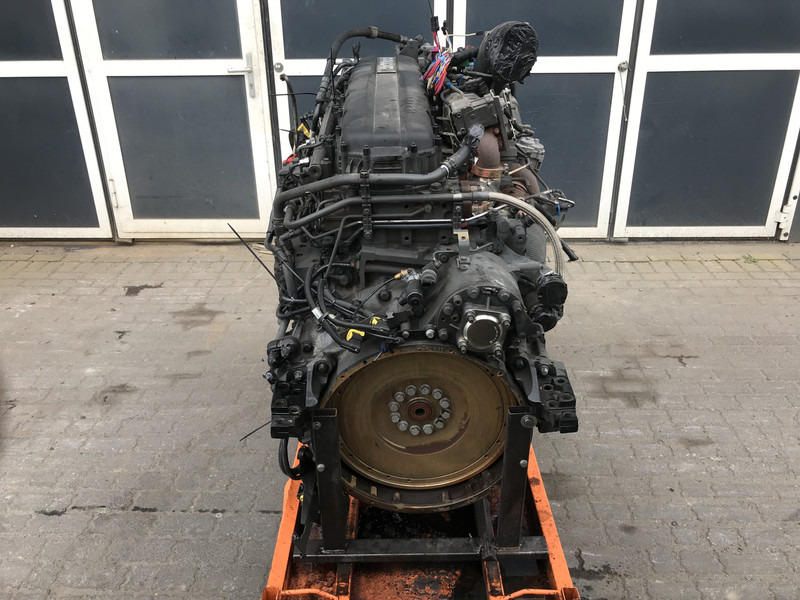 DAF CF Euro 6 - Motor - Teherautó: 2 kép. DAF CF Euro 6 - Motor - Teherautó: 2 kép.