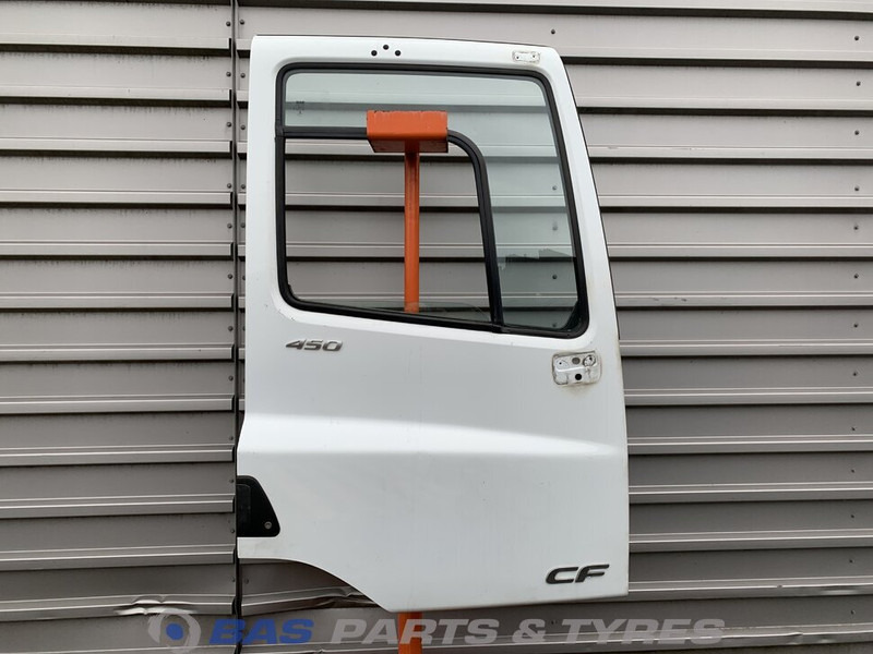 DAF CF Euro 6 Portier Rechts DAF 1355334 - Ajtó és alkatrészek - Teherautó: 1 kép. DAF CF Euro 6 Portier Rechts DAF 1355334 - Ajtó és alkatrészek - Teherautó: 1 kép.