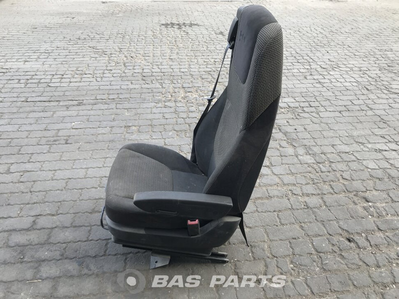 DAF CF85 Euro 4-5 - Ülés - Teherautó: 2 kép. DAF CF85 Euro 4-5 - Ülés - Teherautó: 2 kép.