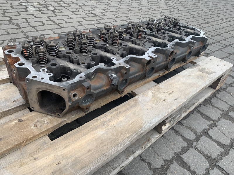 DAF - Motorblokk - Teherautó: 2 kép. DAF - Motorblokk - Teherautó: 2 kép.