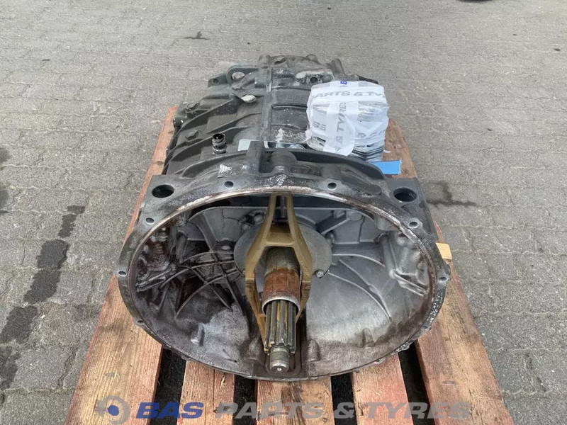 DAF LF Euro 6 - Sebességváltó - Teherautó: 4 kép. DAF LF Euro 6 - Sebességváltó - Teherautó: 4 kép.