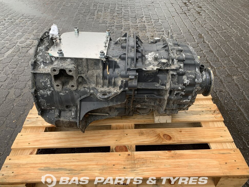 DAF LF Euro 6 - Sebességváltó - Teherautó: 1 kép. DAF LF Euro 6 - Sebességváltó - Teherautó: 1 kép.