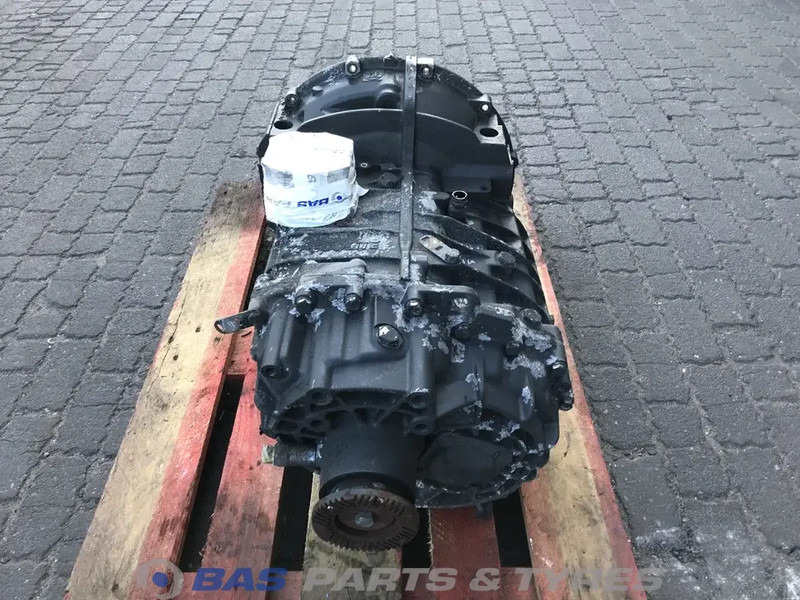 DAF LF Euro 6 - Sebességváltó - Teherautó: 2 kép. DAF LF Euro 6 - Sebességváltó - Teherautó: 2 kép.