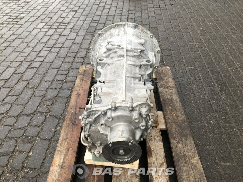 DAF LF Euro 6 - Sebességváltó - Teherautó: 2 kép. DAF LF Euro 6 - Sebességváltó - Teherautó: 2 kép.