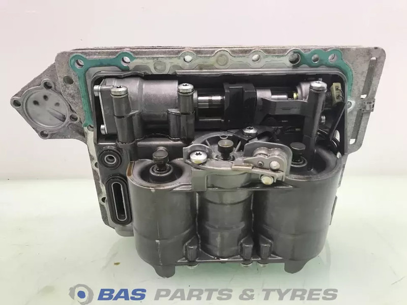 DAF Versnellingsbakdeksel DAF 1913205 - Sebességváltó - Teherautó: 4 kép. DAF Versnellingsbakdeksel DAF 1913205 - Sebességváltó - Teherautó: 4 kép.