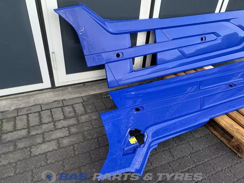 DAF XG - Karosszéria és külső - Teherautó: 3 kép. DAF XG - Karosszéria és külső - Teherautó: 3 kép.