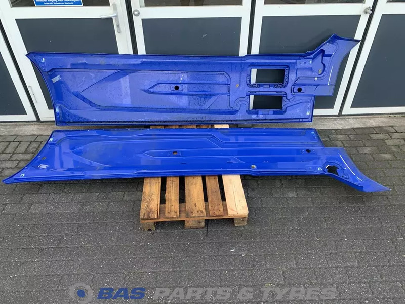 DAF XG - Karosszéria és külső - Teherautó: 4 kép. DAF XG - Karosszéria és külső - Teherautó: 4 kép.