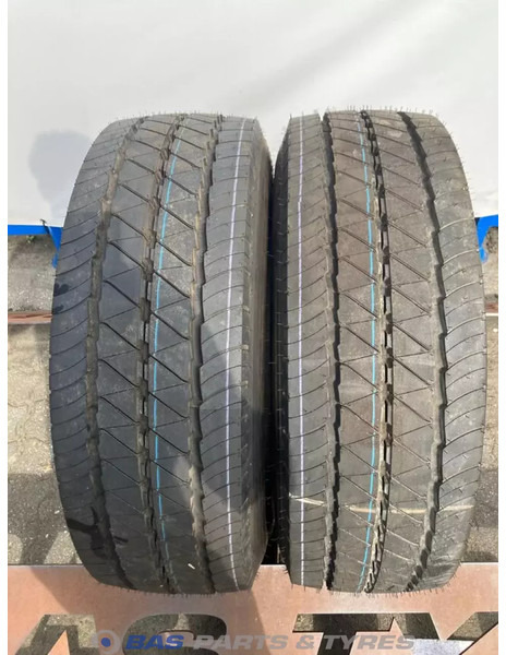 Goodyear - Gumiabroncs - Teherautó: 2 kép. Goodyear - Gumiabroncs - Teherautó: 2 kép.