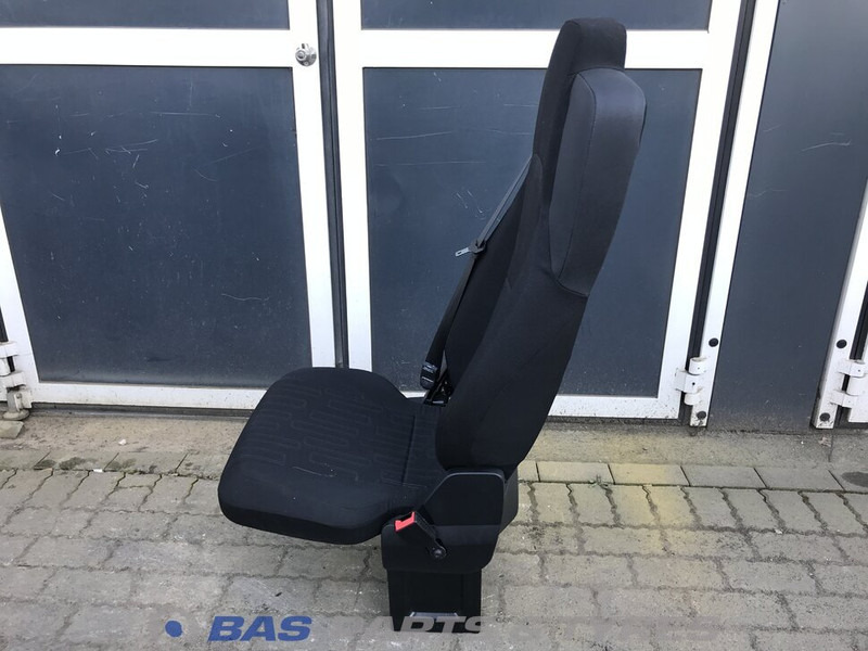 Mercedes-Benz Actros MP4 Bijrijdersstoel Mercedes A 960 910 03 09 - Ülés - Teherautó: 2 kép. Mercedes-Benz Actros MP4 Bijrijdersstoel Mercedes A 960 910 03 09 - Ülés - Teherautó: 2 kép.