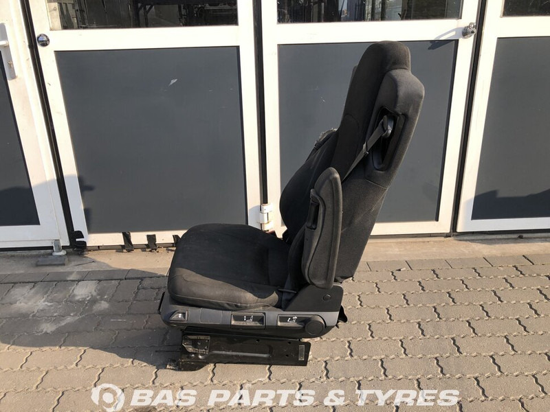 Mercedes-Benz Actros MP4 Chauffeursstoel Mercedes A 960 910 47 01 - Ülés - Teherautó: 2 kép. Mercedes-Benz Actros MP4 Chauffeursstoel Mercedes A 960 910 47 01 - Ülés - Teherautó: 2 kép.