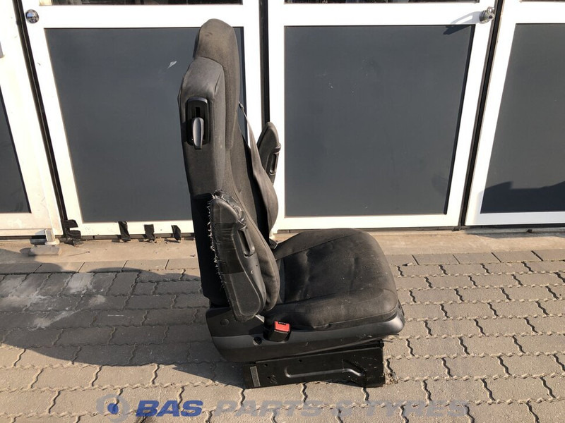 Mercedes-Benz Actros MP4 Chauffeursstoel Mercedes A 960 910 47 01 - Ülés - Teherautó: 4 kép. Mercedes-Benz Actros MP4 Chauffeursstoel Mercedes A 960 910 47 01 - Ülés - Teherautó: 4 kép.