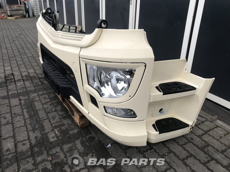 Mercedes-Benz Actros MP4 - Lökhárító - Teherautó: 2 kép. Mercedes-Benz Actros MP4 - Lökhárító - Teherautó: 2 kép.