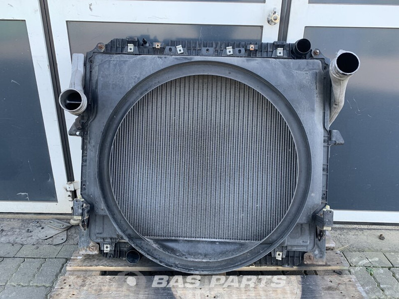 Mercedes-Benz Actros MP4 - Radiátor - Teherautó: 1 kép. Mercedes-Benz Actros MP4 - Radiátor - Teherautó: 1 kép.