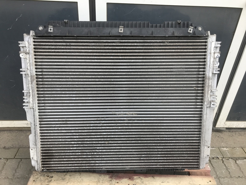 Mercedes-Benz Actros MP4 Koelerpakket Mercedes OM470LA 395 A 960 500 00 02 - Radiátor - Teherautó: 2 kép. Mercedes-Benz Actros MP4 Koelerpakket Mercedes OM470LA 395 A 960 500 00 02 - Radiátor - Teherautó: 2 kép.