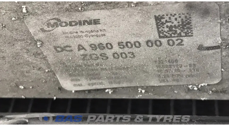 Mercedes-Benz Actros MP4 Koelerpakket Mercedes OM470LA 395 A 960 500 00 02 - Radiátor - Teherautó: 4 kép. Mercedes-Benz Actros MP4 Koelerpakket Mercedes OM470LA 395 A 960 500 00 02 - Radiátor - Teherautó: 4 kép.