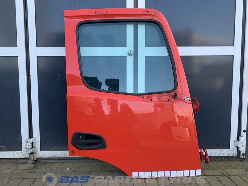 Mercedes-Benz Actros MP4 Portier Rechts Mercedes A 960 720 26 03 - Ajtó és alkatrészek - Teherautó: 1 kép. Mercedes-Benz Actros MP4 Portier Rechts Mercedes A 960 720 26 03 - Ajtó és alkatrészek - Teherautó: 1 kép.