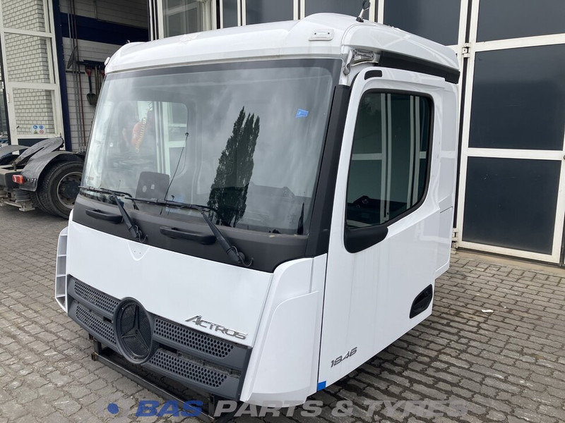 Mercedes-Benz Actros MP5 - Fülke és belső tér - Teherautó: 1 kép. Mercedes-Benz Actros MP5 - Fülke és belső tér - Teherautó: 1 kép.