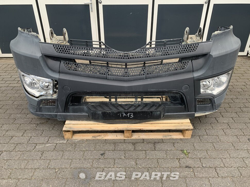 Mercedes-Benz Antos MP4 - Lökhárító - Teherautó: 1 kép. Mercedes-Benz Antos MP4 - Lökhárító - Teherautó: 1 kép.