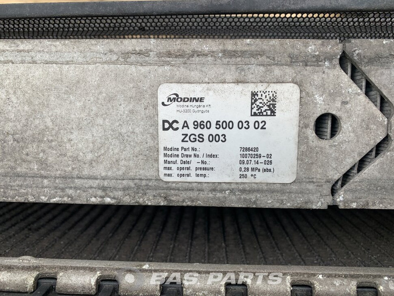 Mercedes-Benz Antos MP4 Koelerpakket Mercedes OM470LA A 960 500 28 01 - Radiátor - Teherautó: 3 kép. Mercedes-Benz Antos MP4 Koelerpakket Mercedes OM470LA A 960 500 28 01 - Radiátor - Teherautó: 3 kép.