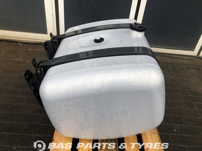 Mercedes-Benz Brandstoftank Mercedes 330 Liter A 960 470 21 03 - Üzemanyag tartály - Teherautó: 2 kép. Mercedes-Benz Brandstoftank Mercedes 330 Liter A 960 470 21 03 - Üzemanyag tartály - Teherautó: 2 kép.