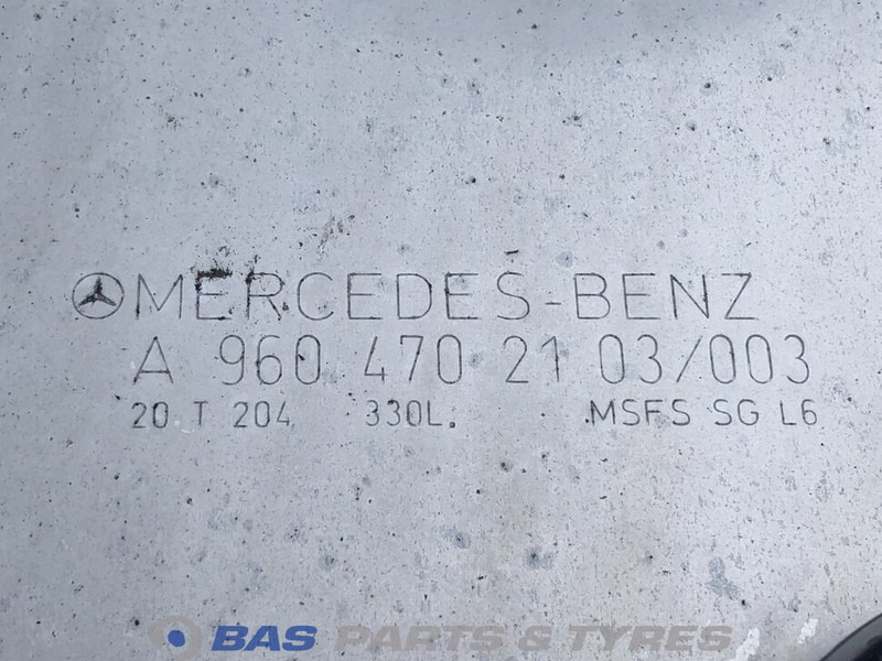 Mercedes-Benz Brandstoftank Mercedes 330 Liter A 960 470 21 03 - Üzemanyag tartály - Teherautó: 5 kép. Mercedes-Benz Brandstoftank Mercedes 330 Liter A 960 470 21 03 - Üzemanyag tartály - Teherautó: 5 kép.