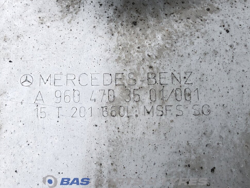 Mercedes-Benz Brandstoftank Mercedes 660 Liter A 960 470 36 01 - Üzemanyag tartály - Teherautó: 5 kép. Mercedes-Benz Brandstoftank Mercedes 660 Liter A 960 470 36 01 - Üzemanyag tartály - Teherautó: 5 kép.