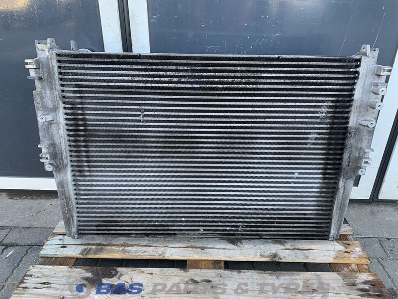 Mercedes-Benz Intercooler Mercedes A 961 500 04 02 - Köztes hűtő - Teherautó: 2 kép. Mercedes-Benz Intercooler Mercedes A 961 500 04 02 - Köztes hűtő - Teherautó: 2 kép.