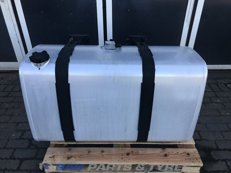 Renault Brandstoftank Renault 490 Liter G0000182 - Üzemanyag tartály - Teherautó: 1 kép. Renault Brandstoftank Renault 490 Liter G0000182 - Üzemanyag tartály - Teherautó: 1 kép.