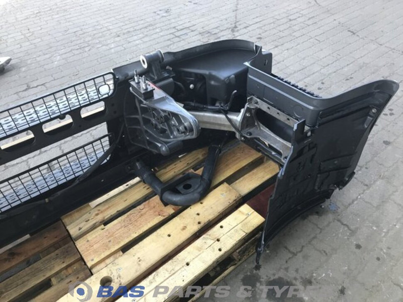 Renault D-Serie Bumper Renault 5010578350 - Lökhárító - Teherautó: 5 kép. Renault D-Serie Bumper Renault 5010578350 - Lökhárító - Teherautó: 5 kép.