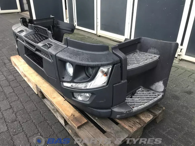 Renault D-Serie Bumper Renault 7482642303 - Lökhárító - Teherautó: 2 kép. Renault D-Serie Bumper Renault 7482642303 - Lökhárító - Teherautó: 2 kép.