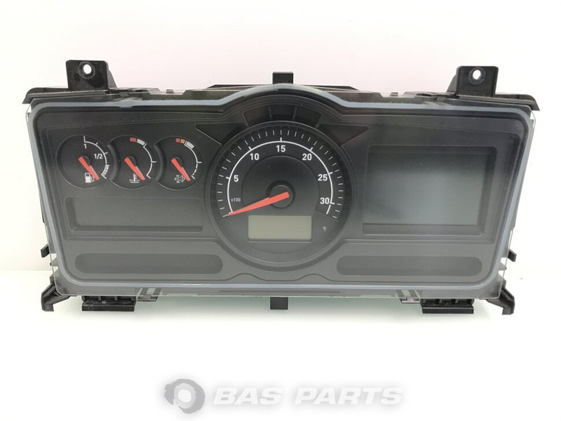 Renault D-Serie - Műszerfal - Teherautó: 1 kép. Renault D-Serie - Műszerfal - Teherautó: 1 kép.