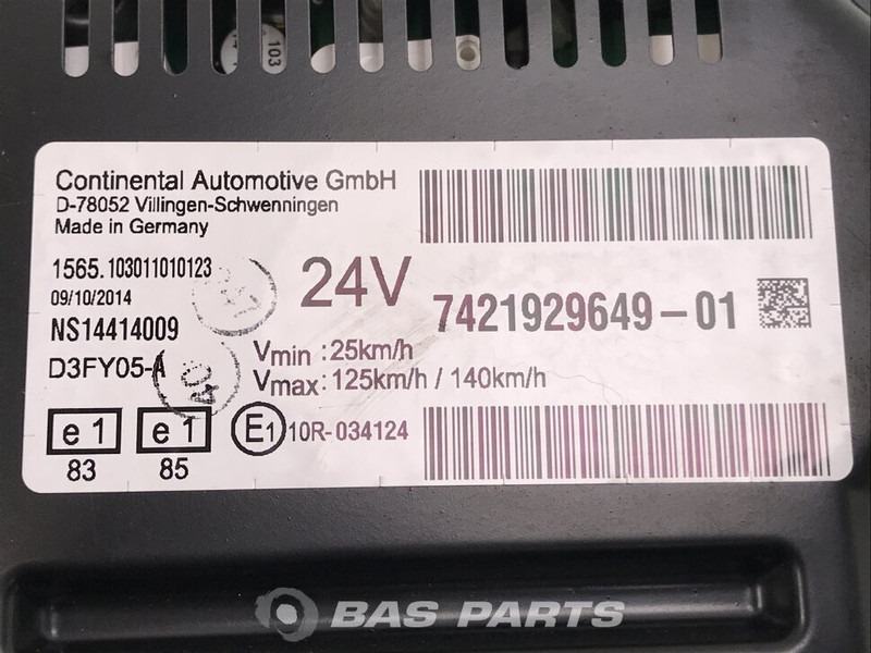 Renault D-Serie - Műszerfal - Teherautó: 3 kép. Renault D-Serie - Műszerfal - Teherautó: 3 kép.