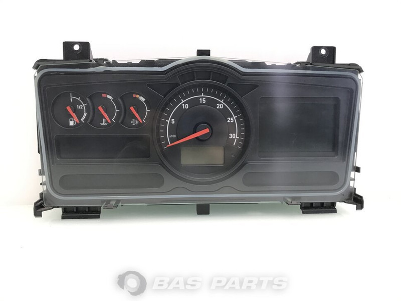 Renault D-Serie - Műszerfal - Teherautó: 1 kép. Renault D-Serie - Műszerfal - Teherautó: 1 kép.