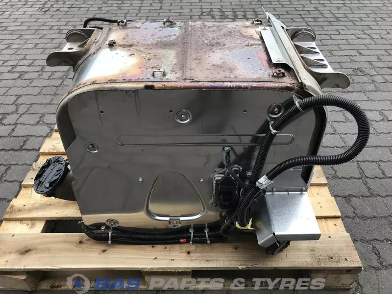 Renault - Hangtompító - Teherautó: 3 kép. Renault - Hangtompító - Teherautó: 3 kép.