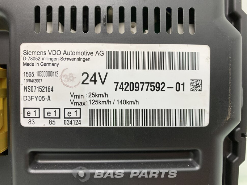Renault Premium Euro 4-5 Instrumentenpaneel Renault 7420977604 - Műszerfal - Teherautó: 3 kép. Renault Premium Euro 4-5 Instrumentenpaneel Renault 7420977604 - Műszerfal - Teherautó: 3 kép.
