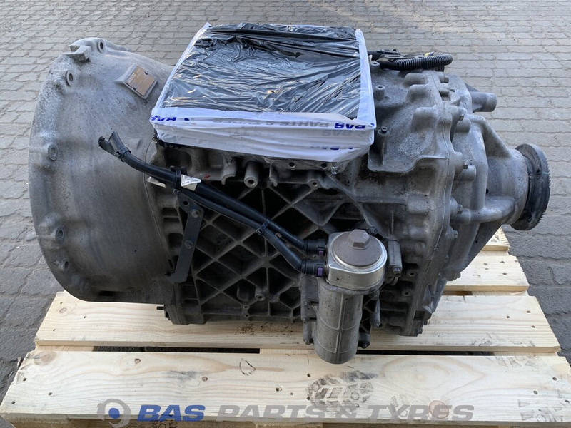 Renault T-Serie - Sebességváltó - Teherautó: 1 kép. Renault T-Serie - Sebességváltó - Teherautó: 1 kép.