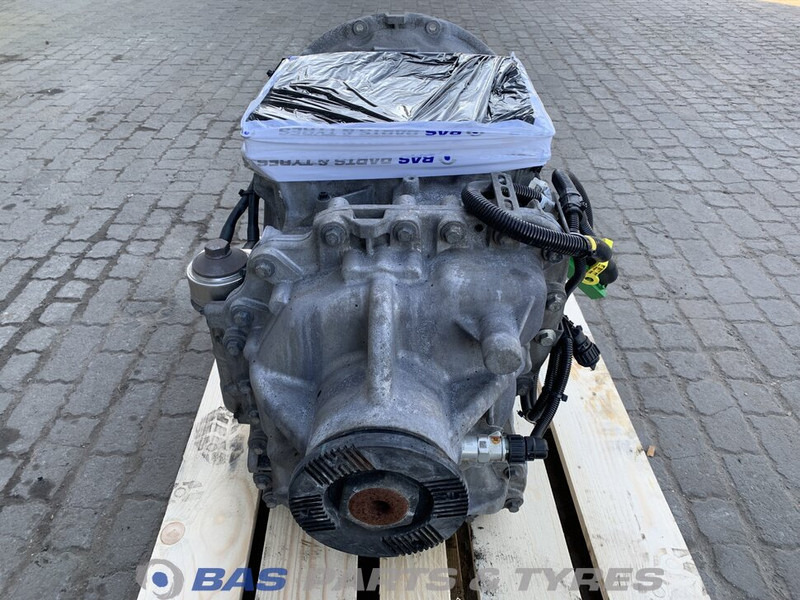 Renault T-Serie - Sebességváltó - Teherautó: 2 kép. Renault T-Serie - Sebességváltó - Teherautó: 2 kép.