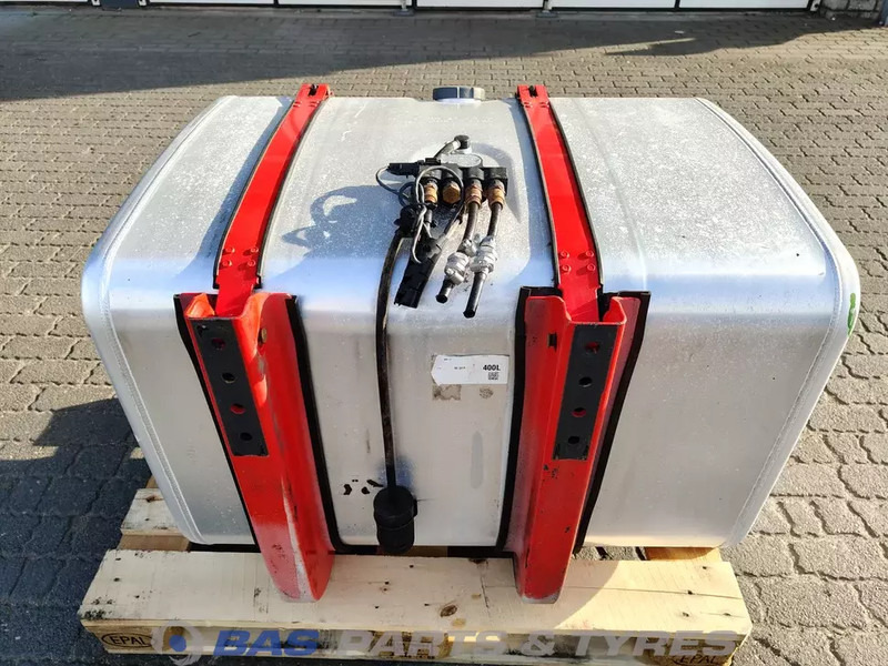 Scania Brandstoftank Scania 400 Liter 1878319 - Üzemanyag tartály - Teherautó: 3 kép. Scania Brandstoftank Scania 400 Liter 1878319 - Üzemanyag tartály - Teherautó: 3 kép.