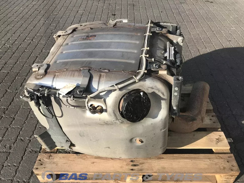 Scania - Kipufogórendszer - Teherautó: 2 kép. Scania - Kipufogórendszer - Teherautó: 2 kép.