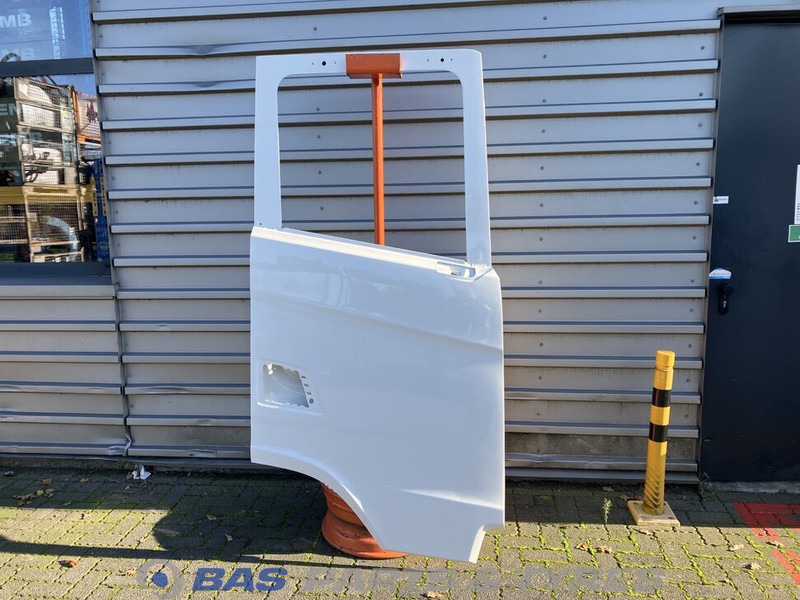 Scania S-Serie NextGen Portier Rechts Scania 2137842 - Ajtó és alkatrészek - Teherautó: 1 kép. Scania S-Serie NextGen Portier Rechts Scania 2137842 - Ajtó és alkatrészek - Teherautó: 1 kép.