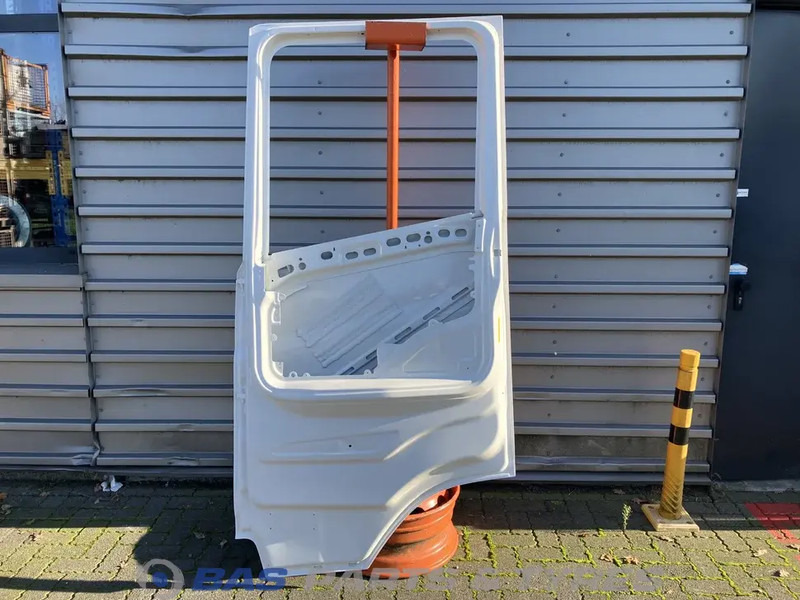 Scania S-Serie NextGen Portier Rechts Scania 2137842 - Ajtó és alkatrészek - Teherautó: 2 kép. Scania S-Serie NextGen Portier Rechts Scania 2137842 - Ajtó és alkatrészek - Teherautó: 2 kép.