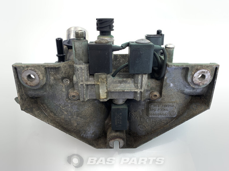 Volvo Brandstoffilterhuis Volvo 21766617 - Üzemanyagszűrő - Teherautó: 3 kép. Volvo Brandstoffilterhuis Volvo 21766617 - Üzemanyagszűrő - Teherautó: 3 kép.