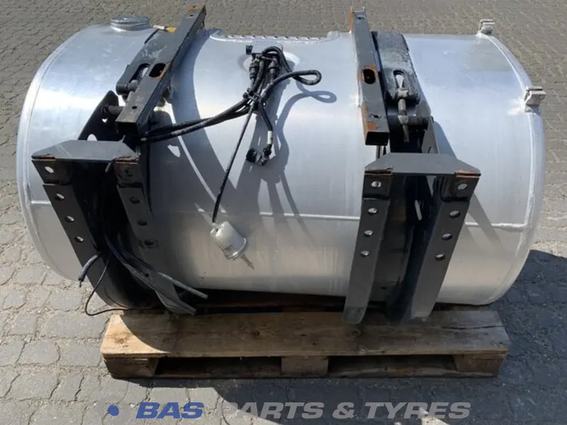 Volvo Brandstoftank Volvo 480 Liter G0000146 - Üzemanyag tartály - Teherautó: 3 kép. Volvo Brandstoftank Volvo 480 Liter G0000146 - Üzemanyag tartály - Teherautó: 3 kép.