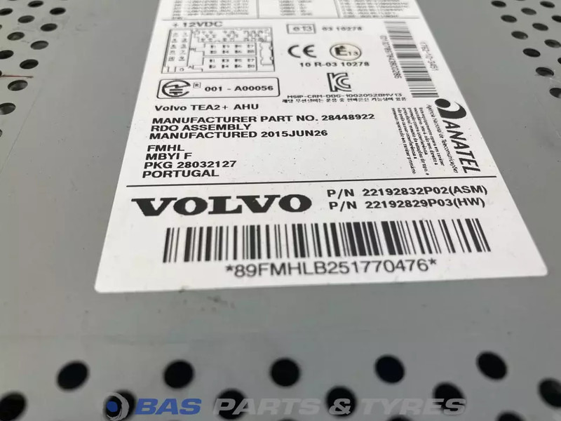 Volvo Cd-speler Volvo 21461984 - Fülke és belső tér - Teherautó: 3 kép. Volvo Cd-speler Volvo 21461984 - Fülke és belső tér - Teherautó: 3 kép.